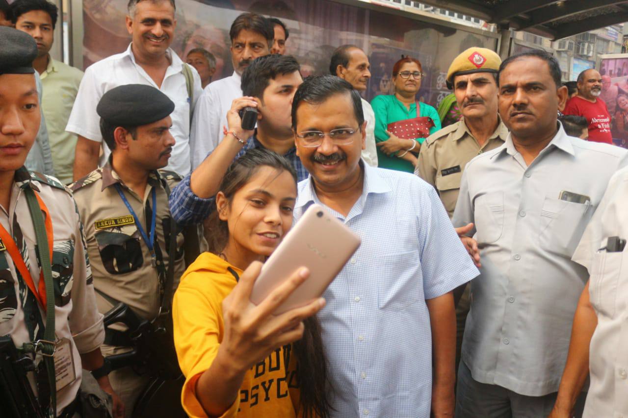 #केजरीवाल_का_धमाका: 11,000 वाईफाई हॉटस्पॉट के माध्यम से दिल्ली निवासियों के लिए प्रति माह 15 जीबी मुफ्त डेटा 1 75552845_2439435476153935_9179676401089904640_o