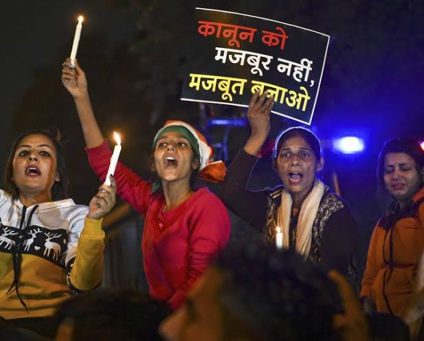 पिछले 11 महीनों में बलात्कार के 51 मामले हुए दर्ज हुए है उन्नाव में 1 images (1)