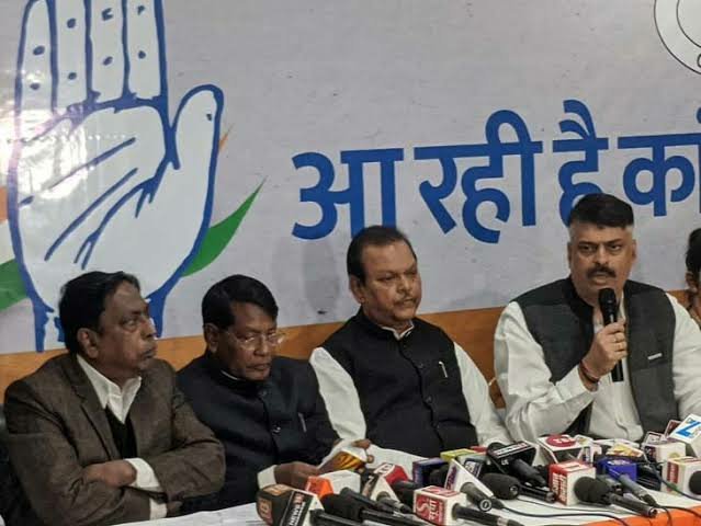 झारखंड में NRC नहीं लागू हाेने देंगे, डरने की जरूरत नहीं:-आलमगीर आलम 2 झारखंड में NRC नहीं लागू हाेने देंगे, डरने की जरूरत नहीं:-आलमगीर आलम 2