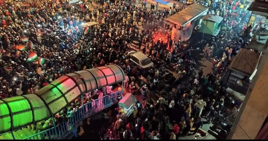 क्या दुनिया ने देखा है ऐसा प्रदर्शन?देखिए भारत की शाहीन बाग़ की तस्वीरें, 3 क्या दुनिया ने देखा है ऐसा प्रदर्शन?देखिए भारत की शाहीन बाग़ की तस्वीरें, 3