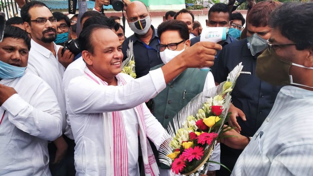 विधायक इरफ़ान अंसारी के आवास पर हो रही बैठक में शामिल होने पहुँचे CM सोरेन, जीत की बनेगी रणनीति 1