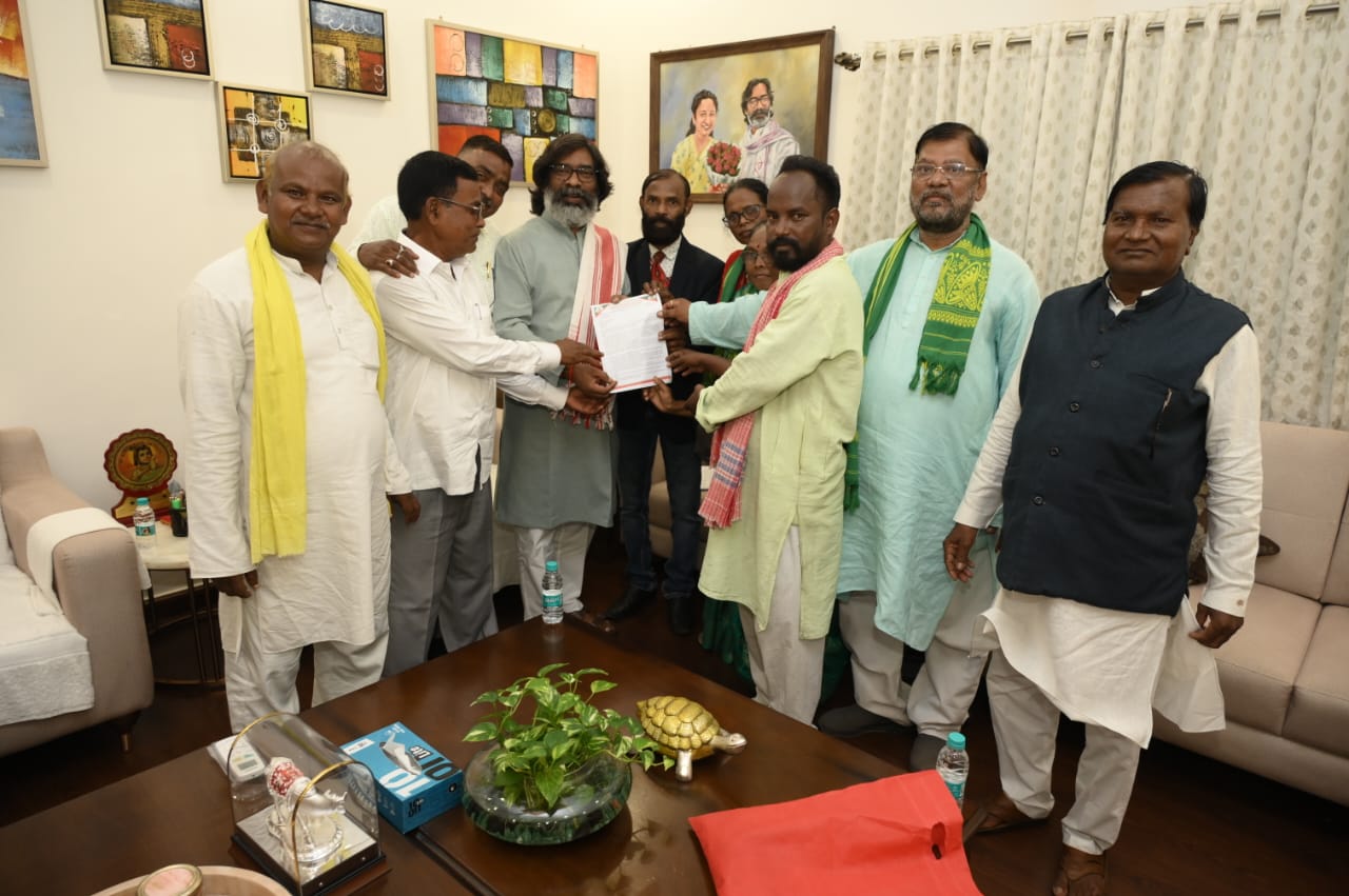 CM Hemant Soren with Jharkhand Aandolankari