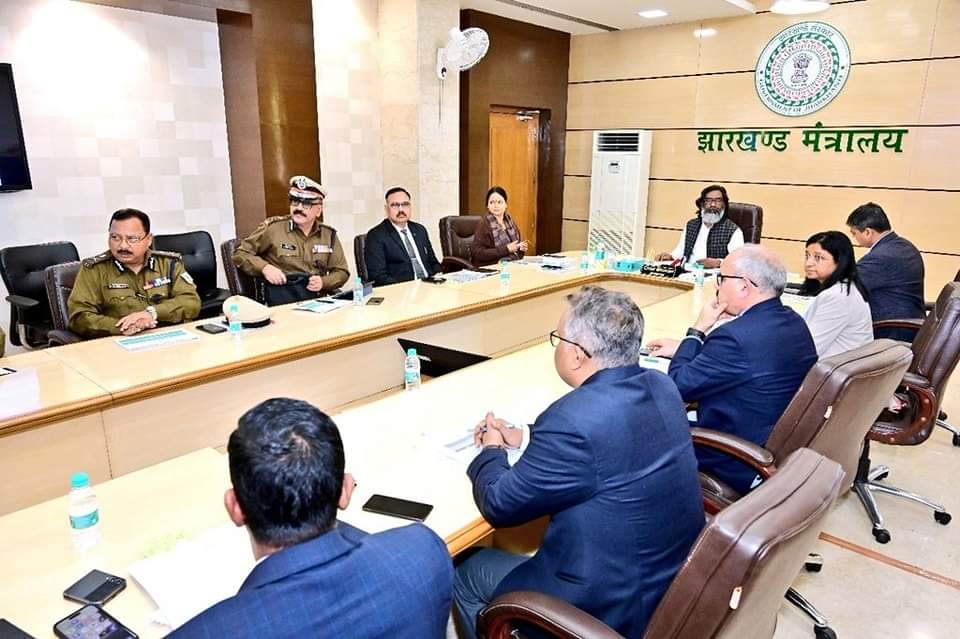सीएम हेमंत सोरेन ने मुख्य सचिव, डीजीपी सहित अन्य वरीय अधिकारियों के साथ की उच्चस्तरीय समीक्षा बैठक, दिए कई नर्देश। 1 सीएम हेमंत सोरेन ने मुख्य सचिव, डीजीपी सहित अन्य वरीय अधिकारियों के साथ की उच्चस्तरीय समीक्षा बैठक, दिए कई नर्देश। 1