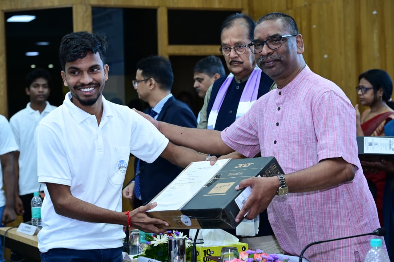 Ranchi News: शिक्षा को नई ऊंचाइयों पर ले जाने के लिए हेमन्त सरकार का बड़ा कदम 3 Ranchi News: शिक्षा को नई ऊंचाइयों पर ले जाने के लिए हेमन्त सरकार का बड़ा कदम 3