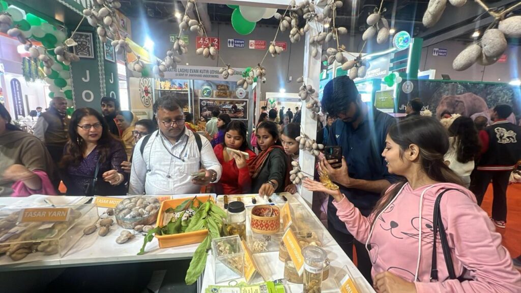 Jharkhand News : तसर से तरक्की तक: IITF 2025 में झारखंड ने पेश किया राष्ट्रीय नेतृत्व का दम 1