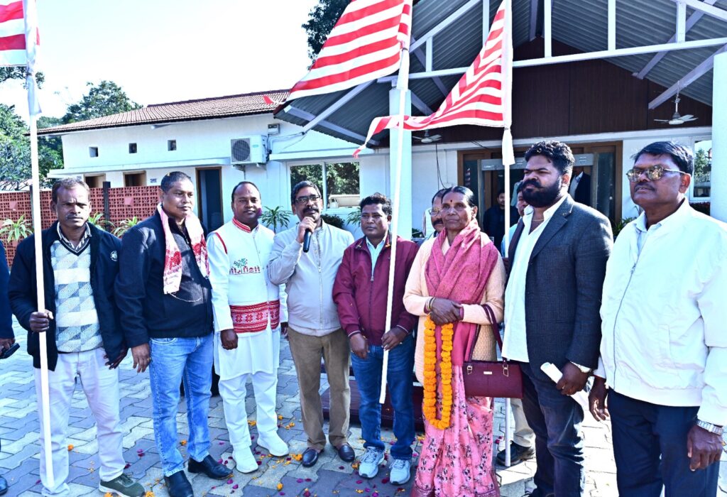 PESA Rules को कैबिनेट मंजूरी: मुख्यमंत्री हेमन्त सोरेन से केंद्रीय सरना समिति प्रतिनिधिमंडल की मुलाकात 2 PESA Rules को कैबिनेट मंजूरी: मुख्यमंत्री हेमन्त सोरेन से केंद्रीय सरना समिति प्रतिनिधिमंडल की मुलाकात 2