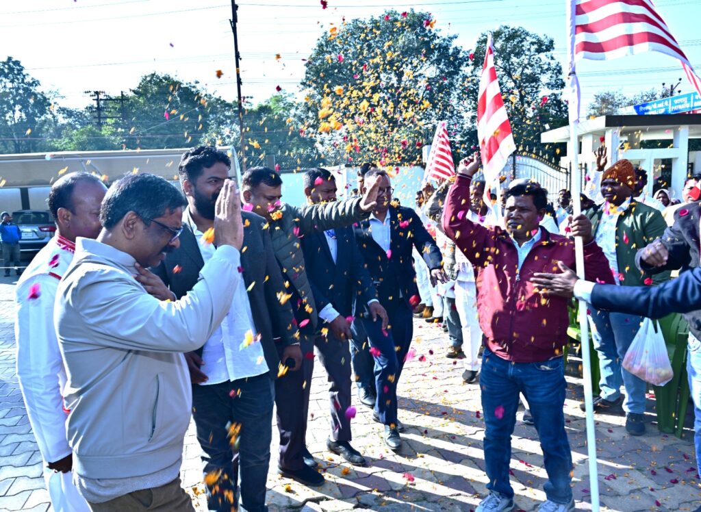 PESA Rules को कैबिनेट मंजूरी: मुख्यमंत्री हेमन्त सोरेन से केंद्रीय सरना समिति प्रतिनिधिमंडल की मुलाकात 1 PESA Rules को कैबिनेट मंजूरी: मुख्यमंत्री हेमन्त सोरेन से केंद्रीय सरना समिति प्रतिनिधिमंडल की मुलाकात 1