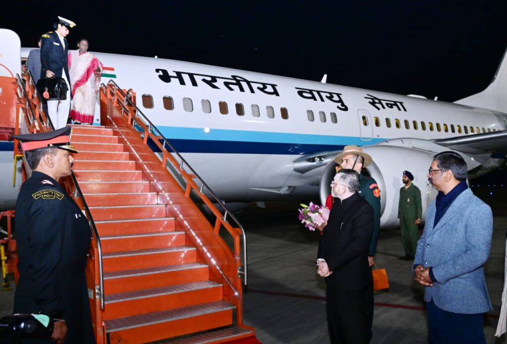 President Draupadi Murmu का रांची आगमन, तीन दिवसीय झारखंड दौरे की हुई औपचारिक शुरुआत 1