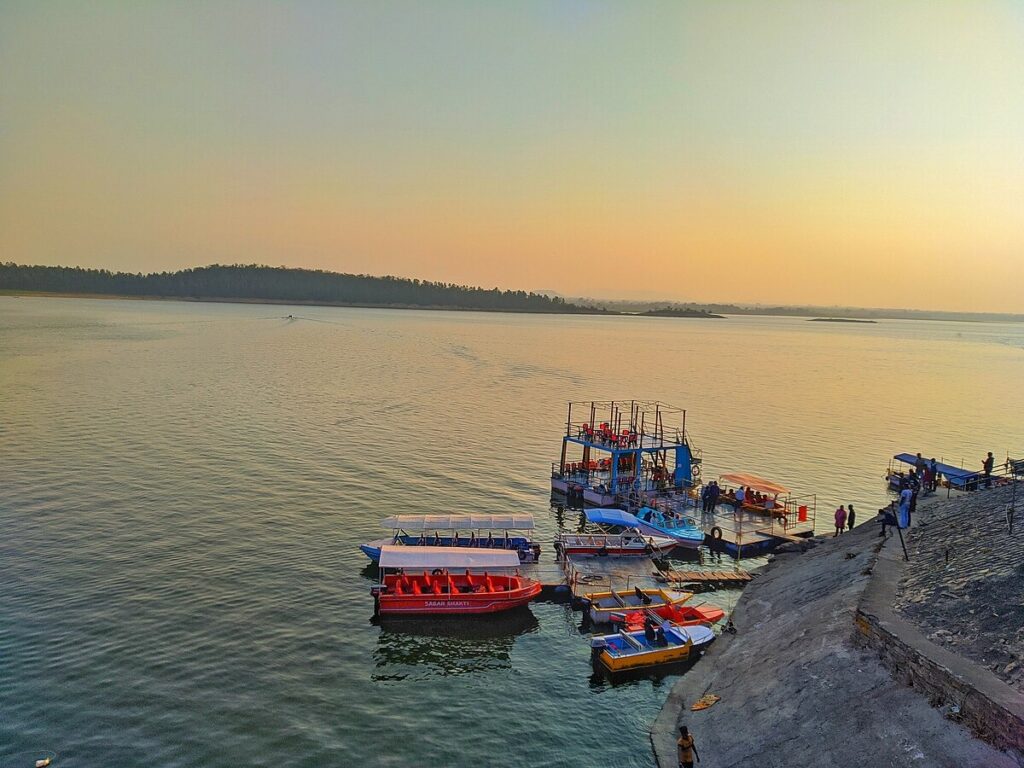 Koderma News : पर्यटन विकास की अपार संभावनाओं के साथ आगे बढ़ रहा कोडरमा जिला 2 Koderma News : पर्यटन विकास की अपार संभावनाओं के साथ आगे बढ़ रहा कोडरमा जिला 2