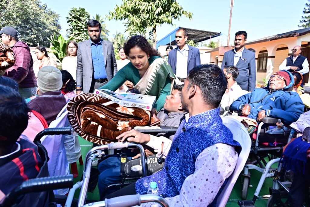 शिबू सोरेन की 82वीं जयंती पर चेशायर होम पहुंचे CM Hemant Soren, दिव्यांग बच्चों संग बिताया भावुक समय 2 शिबू सोरेन की 82वीं जयंती पर चेशायर होम पहुंचे CM Hemant Soren, दिव्यांग बच्चों संग बिताया भावुक समय 2