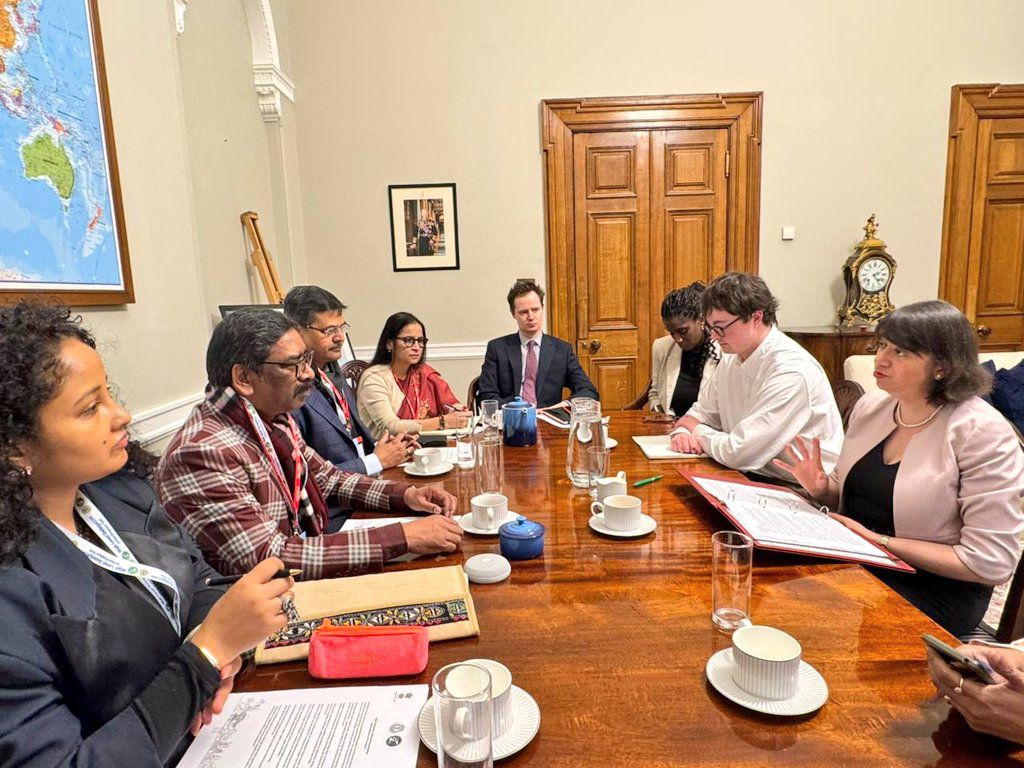 Jharkhand-UK Cooperation : मुख्यमंत्री हेमन्त सोरेन–यूके मंत्री सीमा मल्होत्रा की अहम मुलाक़ात, झारखण्ड–यूके सहयोग को मिली नई वैश्विक दिशा 3 Jharkhand-UK Cooperation : मुख्यमंत्री हेमन्त सोरेन–यूके मंत्री सीमा मल्होत्रा की अहम मुलाक़ात, झारखण्ड–यूके सहयोग को मिली नई वैश्विक दिशा 3