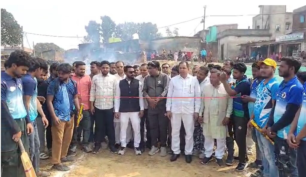 Koderma Cricket Tournament : अंबाकोला में सर्किल क्रिकेट टूर्नामेंट का भव्य आयोजन, 12 टीमों की दमदार भागीदारी 2