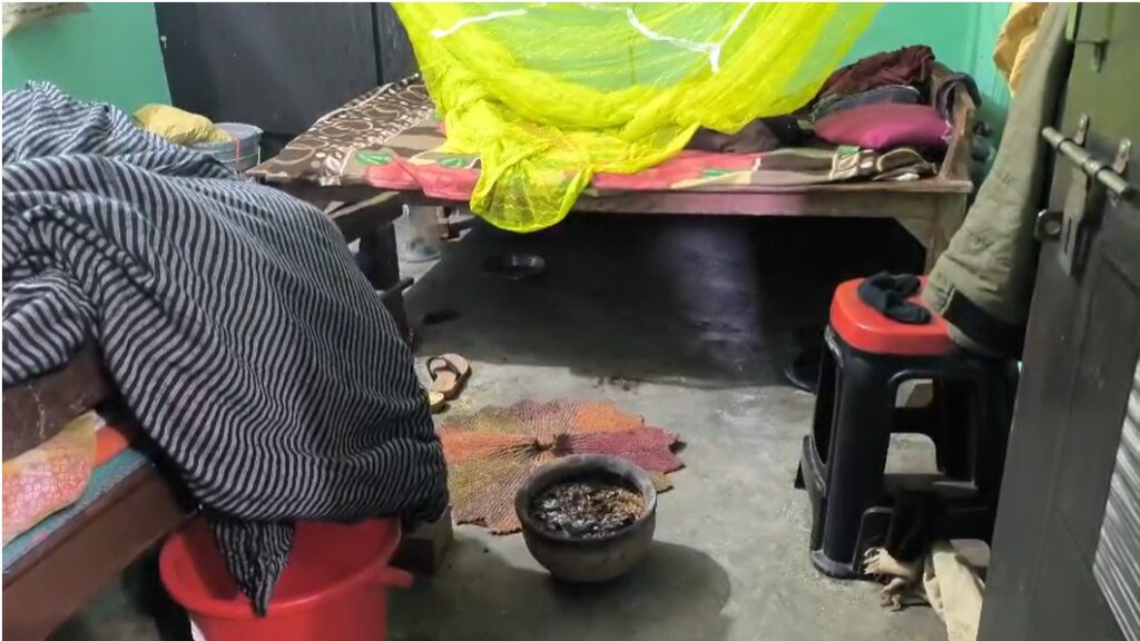 Koderma में दर्दनाक हादसा: कोयले के चूल्हे से दम घुटने पर सैलून संचालक दंपती की मौत 2