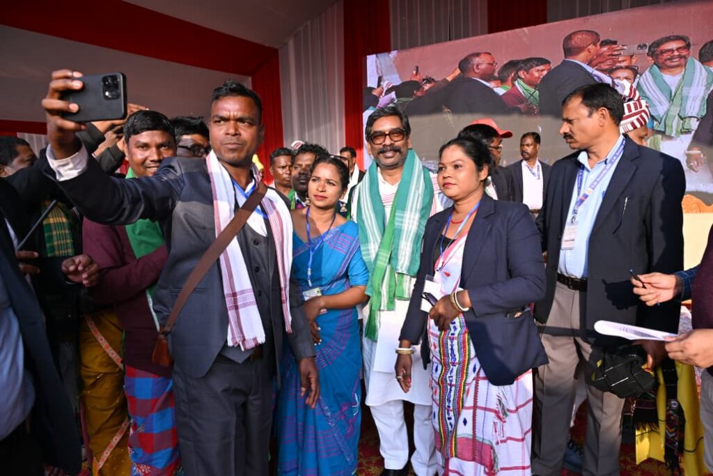 21st Tribal General Assembly - 2026 : असम के तिनसुकिया में गरजे मुख्यमंत्री हेमन्त सोरेन, बोले– आदिवासी एकजुटता ही हमारी पहचान 3