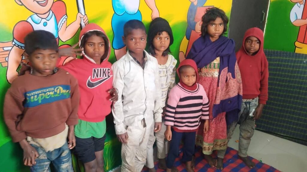 Koderma News : कोडरमा से लापता बच्चे गया रेलवे स्टेशन पर सकुशल बरामद 1