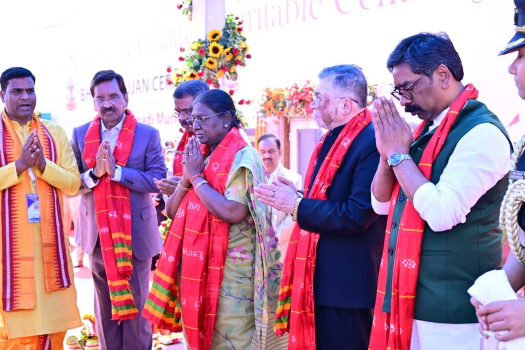 Jamshedpur में श्री जगन्नाथ आध्यात्मिक एवं सांस्कृतिक केंद्र की आधारशिला, राष्ट्रपति द्रौपदी मुर्मु ने किया शिलापट्ट अनावरण 1