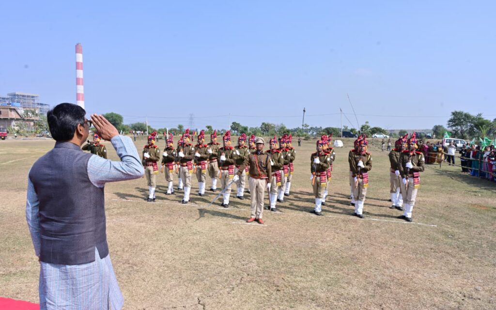 Jharkhand News : मुख्यमंत्री हेमन्त सोरेन और विधायक कल्पना सोरेन गोड्डा पहुंचे, विधायक प्रदीप यादव के पुत्र के विवाह समारोह में शामिल होकर नवदंपति को दिया आशीर्वाद 4 Jharkhand News : मुख्यमंत्री हेमन्त सोरेन और विधायक कल्पना सोरेन गोड्डा पहुंचे, विधायक प्रदीप यादव के पुत्र के विवाह समारोह में शामिल होकर नवदंपति को दिया आशीर्वाद 4