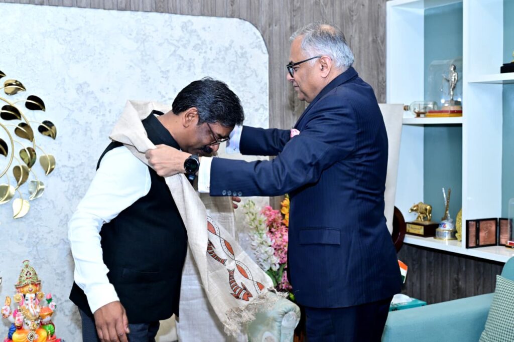 Jharkhand News : झारखंड में बड़े निवेश की तैयारी: मुख्यमंत्री हेमन्त सोरेन और टाटा समूह के चेयरमैन एन. चंद्रशेखरन के बीच अहम बैठक 3 Jharkhand News : झारखंड में बड़े निवेश की तैयारी: मुख्यमंत्री हेमन्त सोरेन और टाटा समूह के चेयरमैन एन. चंद्रशेखरन के बीच अहम बैठक 3