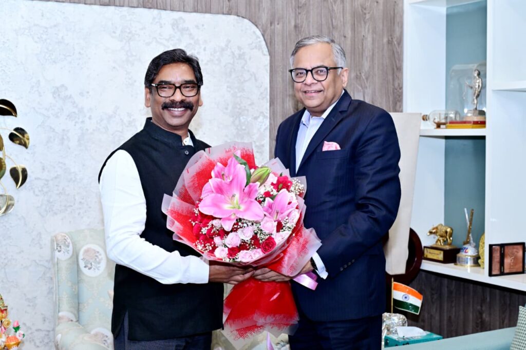 Jharkhand News : झारखंड में बड़े निवेश की तैयारी: मुख्यमंत्री हेमन्त सोरेन और टाटा समूह के चेयरमैन एन. चंद्रशेखरन के बीच अहम बैठक 2 Jharkhand News : झारखंड में बड़े निवेश की तैयारी: मुख्यमंत्री हेमन्त सोरेन और टाटा समूह के चेयरमैन एन. चंद्रशेखरन के बीच अहम बैठक 2