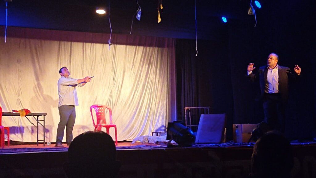 Giridih Drama and Dance Festival 2026 : तीसरे दिन देशभर के कलाकारों की शानदार प्रस्तुतियों ने दर्शकों को किया मंत्रमुग्ध 1 Giridih Drama and Dance Festival 2026 : तीसरे दिन देशभर के कलाकारों की शानदार प्रस्तुतियों ने दर्शकों को किया मंत्रमुग्ध 1