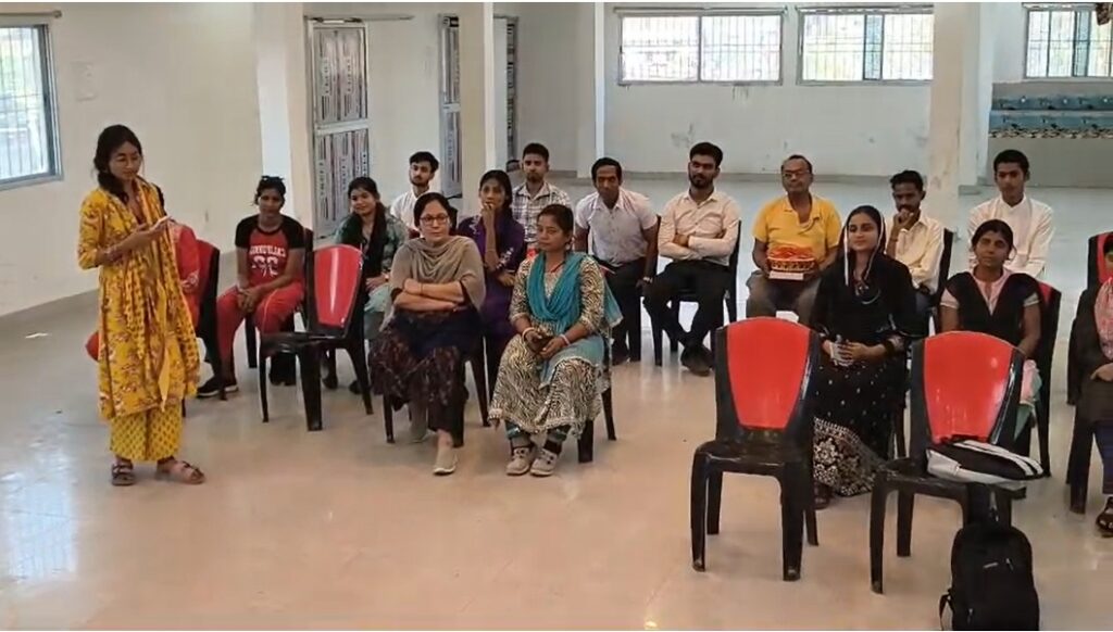Eid Reunion Celebration : झुमरीतिलैया के CPS स्कूल में ईद मिलन समारोह का आयोजन, विद्यार्थियों ने दिया भाईचारे का संदेश 1