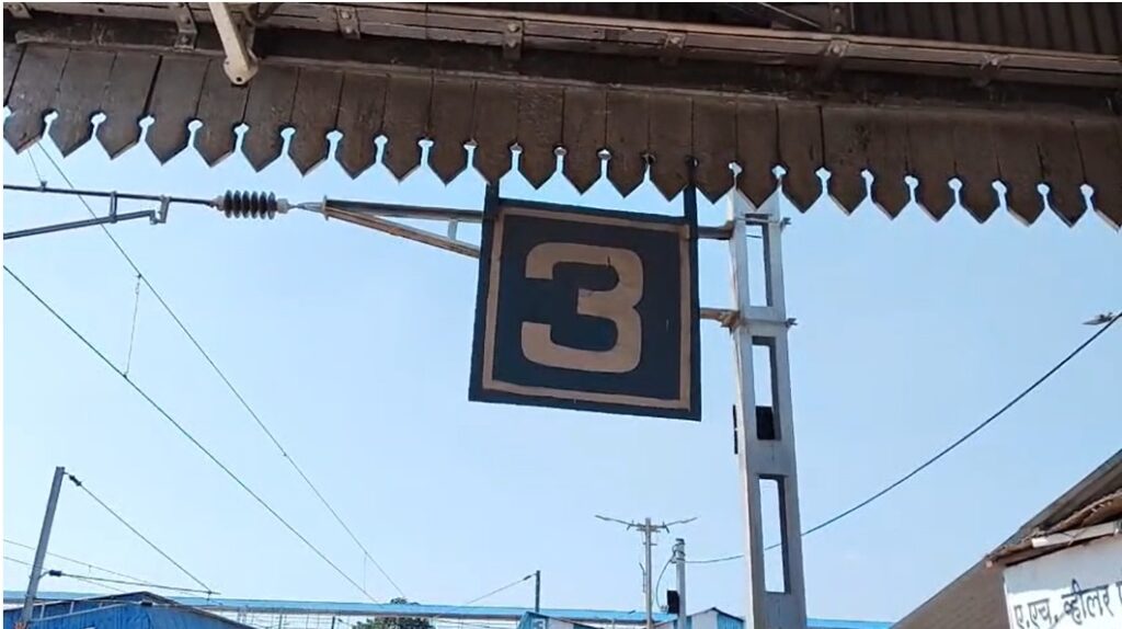 Jharkhand News : भारतीय रेलवे का बड़ा कदम: DDU से धनबाद के बीच 180 KM/H स्पीड ट्रायल सफल, सेमी हाई स्पीड ट्रेन की राह आसान 3 Jharkhand News : भारतीय रेलवे का बड़ा कदम: DDU से धनबाद के बीच 180 KM/H स्पीड ट्रायल सफल, सेमी हाई स्पीड ट्रेन की राह आसान 3