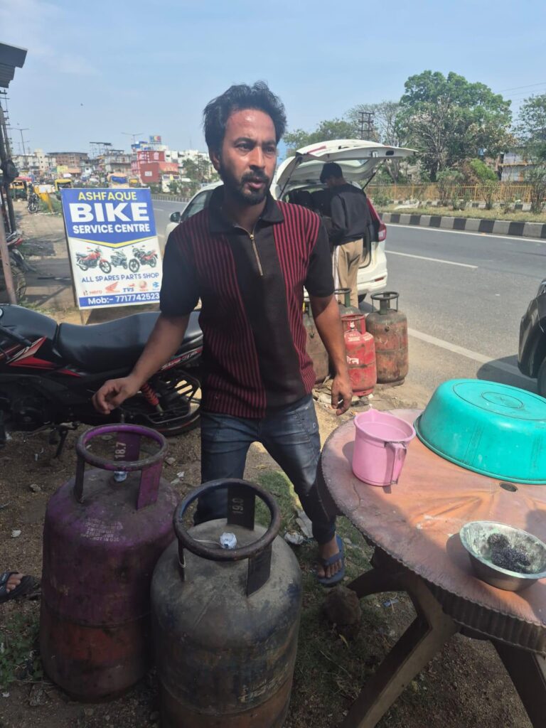 ओरमांझी में Illegal Gas Cylinder Refilling का भंडाफोड़, जिला प्रशासन की बड़ी कार्रवाई 4 ओरमांझी में Illegal Gas Cylinder Refilling का भंडाफोड़, जिला प्रशासन की बड़ी कार्रवाई 4