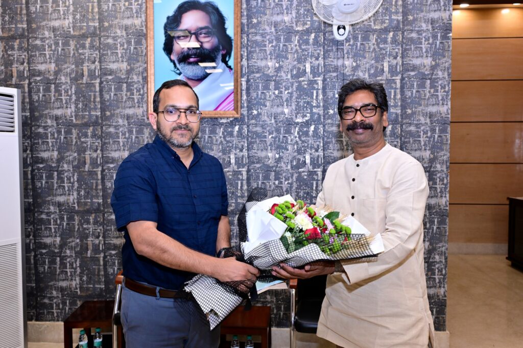 Chhau Festival 2026 : राजकीय चैत्र पर्व एवं छऊ महोत्सव 2026 का आगाज़, मुख्यमंत्री हेमन्त सोरेन को दिया गया आमंत्रण 1