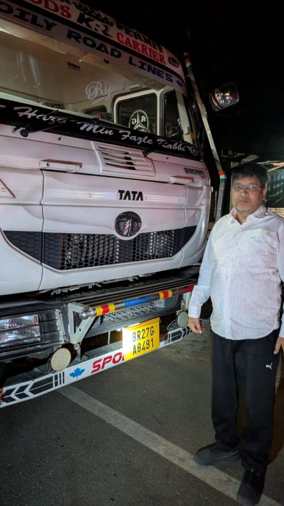 Giridih News : सड़क सुरक्षा को लेकर प्रशासन सख्त, नियम तोड़ने वालों पर कड़ी कार्रवाई जारी 1