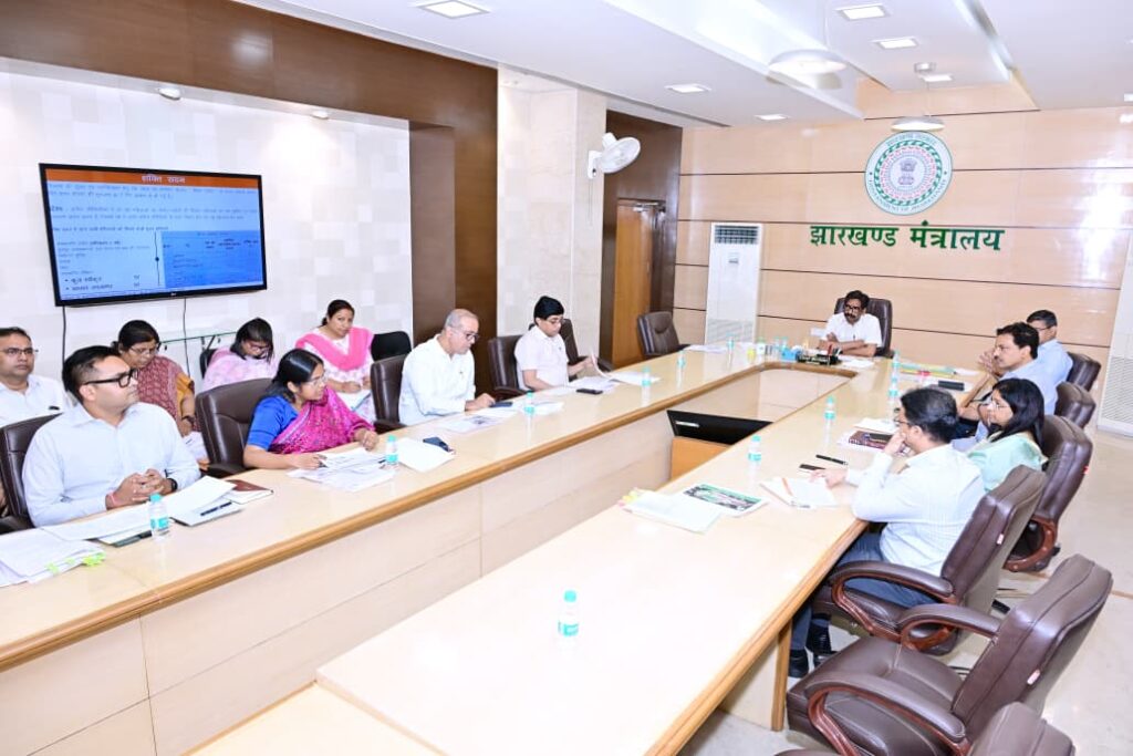 Jharkhand Cabinet Meeting : झारखंड में योजनाओं की सख्त समीक्षा: मुख्यमंत्री हेमन्त सोरेन ने डिजिटल मॉनिटरिंग और पारदर्शिता पर दिया जोर 1