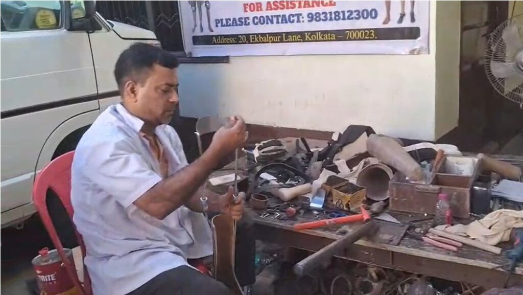 Giridih News : रोटरी गिरिडीह ग्रेटर का ‘उम्मीद की किरण’ शिविर: 50 दिव्यांगों को मिले कृत्रिम अंग, आत्मनिर्भरता की नई राह 2