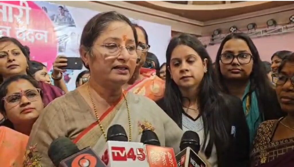 Koderma News : कोडरमा में गूंजा नारी शक्ति का स्वर: झुमरी तिलैया में भव्य सम्मेलन आयोजित 2