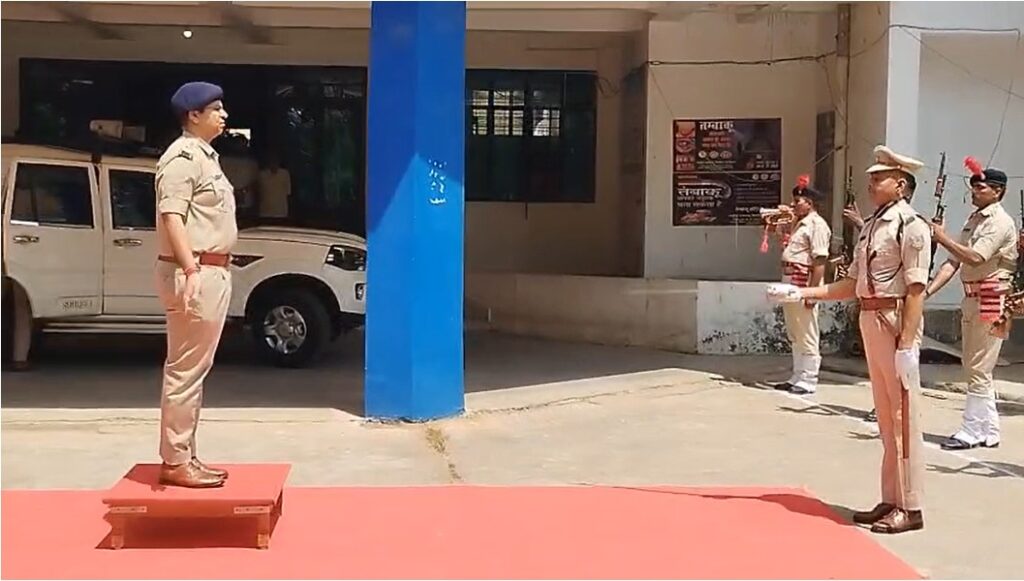 Kodermaमें नए SP Kumar Shivashish ने संभाला पदभार, अपराध और ट्रैफिक व्यवस्था पर कड़ा एक्शन का ऐलान 1