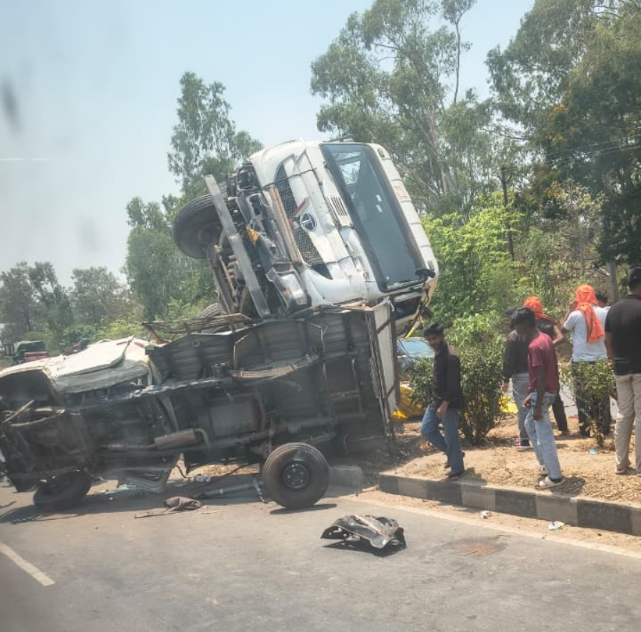 Hazaribagh Road Accident