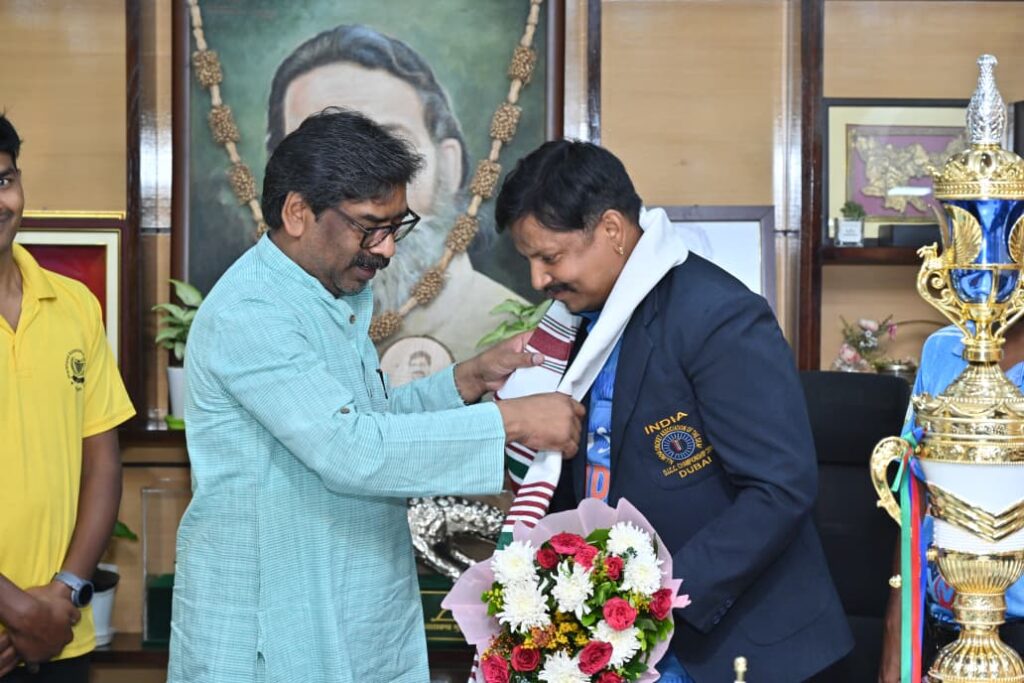 Jharkhand News : हेमन्त सोरेन ने भारतीय डेफ क्रिकेट टीम को किया सम्मानित, नेपाल को हराकर जीता खिताब 1