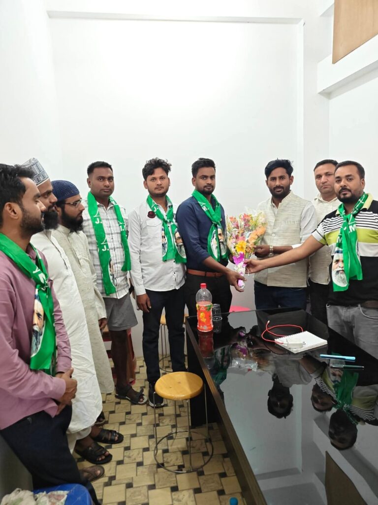 Koderma News : कोडरमा में युवाओं का झामुमो से बढ़ा जुड़ाव, मो. सद्दाम के नेतृत्व में कई युवाओं ने थामा दामन 1