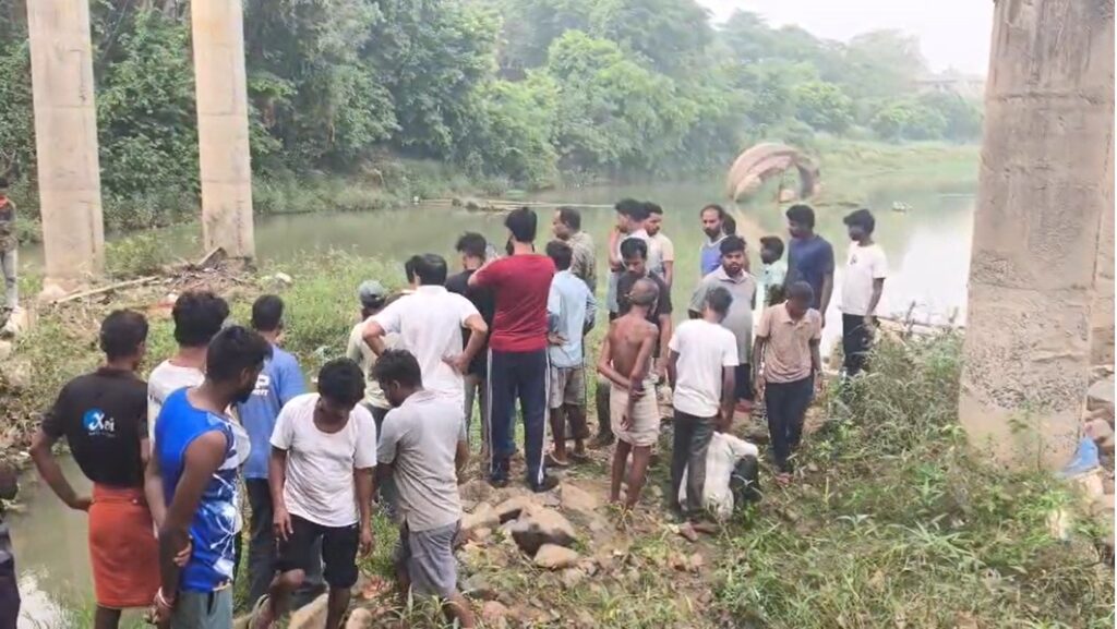 Giridih News : सरिसिया पुल के नीचे मिला लापता छात्रा का शव, इलाके में सनसनी 1