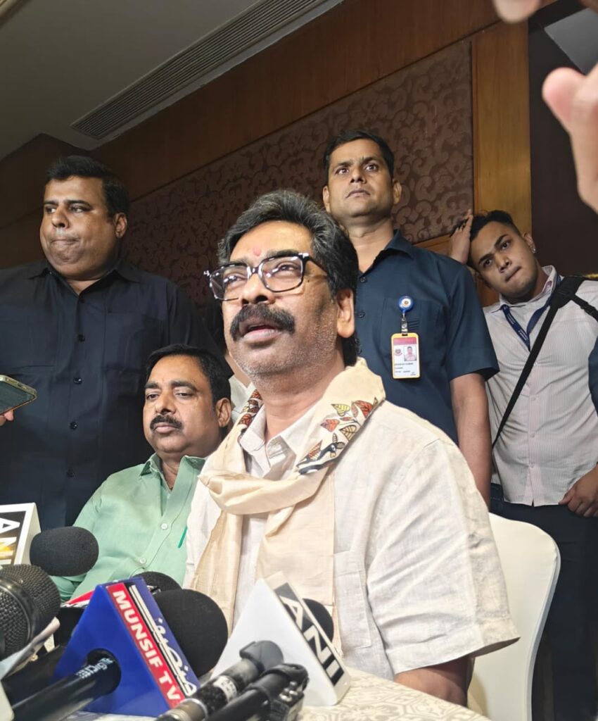 Jharkhand Vision 2050: मुख्यमंत्री हेमंत सोरेन ने नेशनल स्टेकहोल्डर्स कंसल्टेशन का किया शुभारंभ, AI और डिजिटल गवर्नेंस पर बनी विकास की नई रणनीति 3