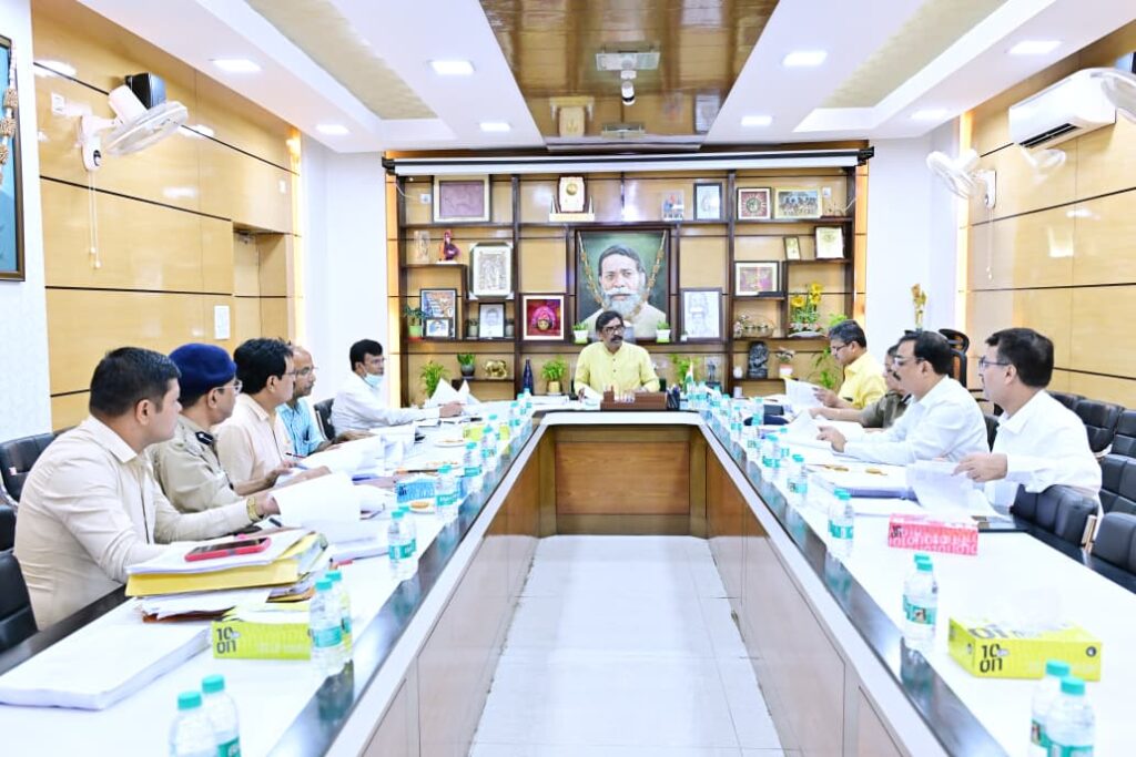 Jharkhand News : हेमन्त सोरेन की अध्यक्षता में झारखंड राज्य सजा पुनरीक्षण पर्षद की बैठक, 26 आजीवन कैदियों की रिहाई पर बनी सहमति 2 Jharkhand News : हेमन्त सोरेन की अध्यक्षता में झारखंड राज्य सजा पुनरीक्षण पर्षद की बैठक, 26 आजीवन कैदियों की रिहाई पर बनी सहमति 2