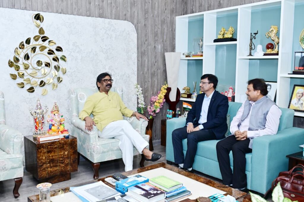 Jharkhand News : मुख्यमंत्री हेमन्त सोरेन से SAIL के CMD डॉ. अशोक कुमार पांडा ने की शिष्टाचार मुलाकात, झारखंड के औद्योगिक विकास पर हुई चर्चा 3