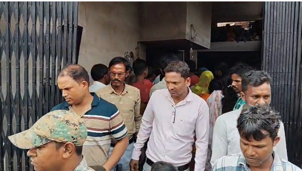 Koderma News : शादी के 2 महीने बाद चचेरे भाई संग भागने की कोशिश! नवविवाहिता बोली- 4 साल से करते हैं प्यार 2
