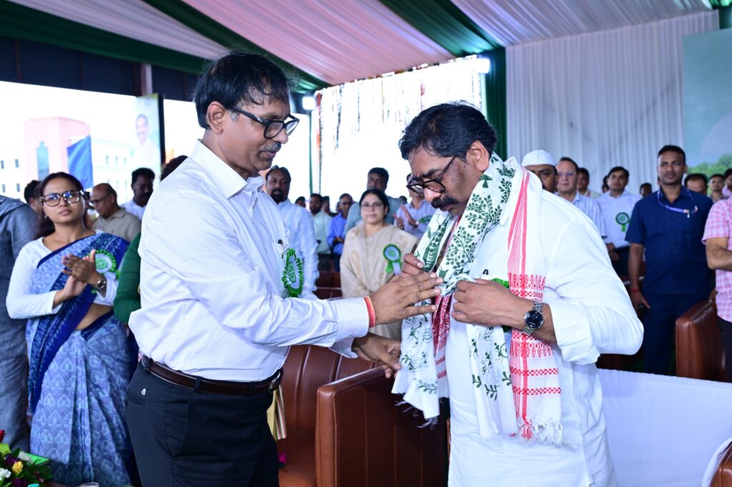 Jharkhand News : झारखंड विधानसभा परिसर में 77वां राज्यव्यापी वन महोत्सव, CM हेमंत सोरेन ने दिया पर्यावरण संरक्षण का संदेश 1