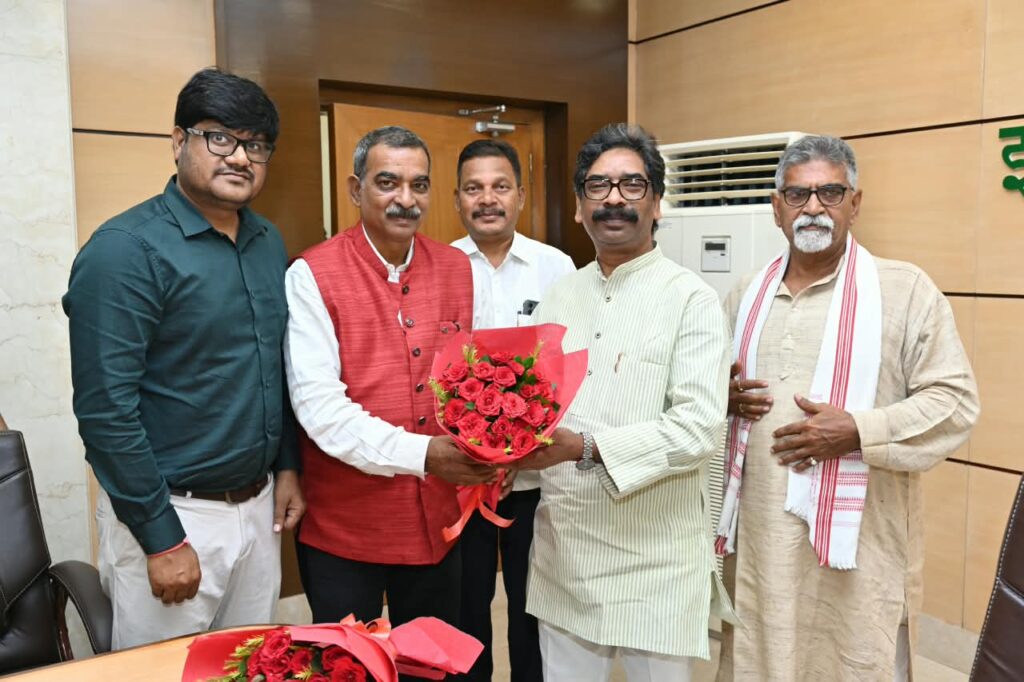 Jharkhand News : मुख्यमंत्री से मिला सरायकेला-खरसावां जिला शतरंज संघ का प्रतिनिधिमंडल, दिसंबर में होगी इंटरनेशनल ग्रैंडमास्टर चैंपियनशिप 1 Jharkhand News : मुख्यमंत्री से मिला सरायकेला-खरसावां जिला शतरंज संघ का प्रतिनिधिमंडल, दिसंबर में होगी इंटरनेशनल ग्रैंडमास्टर चैंपियनशिप 1