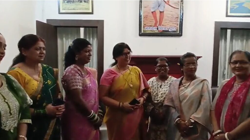 Jharkhand News : मंईयां सम्मान योजना पर डॉ. नीरा यादव का सरकार पर हमला, बोलीं- जरूरतमंदों की पेंशन रोककर किसका सम्मान कर रही सरकार? 1