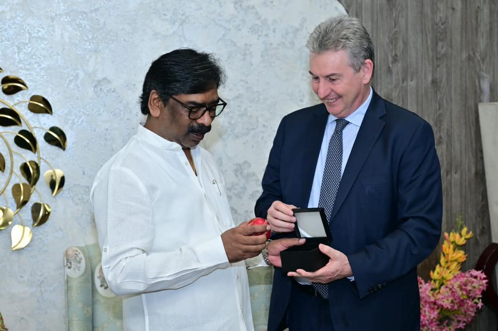 Jharkhand-Australia Partnership : हेमंत सोरेन से ऑस्ट्रेलियन काउंसलेट-जनरल बर्नार्ड लिंच ने की मुलाकात, शिक्षा-मिनरल्स समेत कई क्षेत्रों पर चर्चा 2