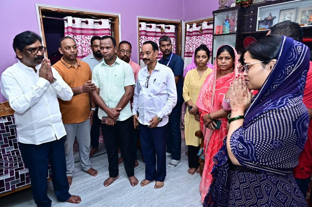 Jharkhand News : हेमंत सोरेन ने पूर्व मंत्री विमला प्रधान को दी भावपूर्ण श्रद्धांजलि, कहा- झारखंड के लिए अपूरणीय क्षति 3 Jharkhand News : हेमंत सोरेन ने पूर्व मंत्री विमला प्रधान को दी भावपूर्ण श्रद्धांजलि, कहा- झारखंड के लिए अपूरणीय क्षति 3