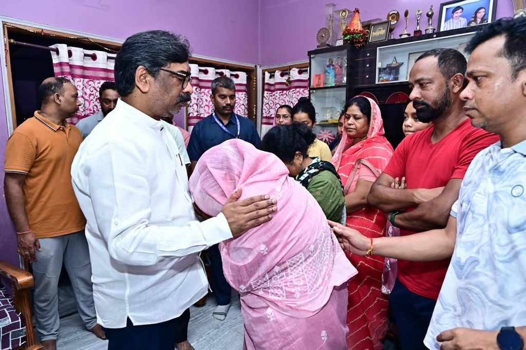 Jharkhand News : हेमंत सोरेन ने पूर्व मंत्री विमला प्रधान को दी भावपूर्ण श्रद्धांजलि, कहा- झारखंड के लिए अपूरणीय क्षति 4 Jharkhand News : हेमंत सोरेन ने पूर्व मंत्री विमला प्रधान को दी भावपूर्ण श्रद्धांजलि, कहा- झारखंड के लिए अपूरणीय क्षति 4