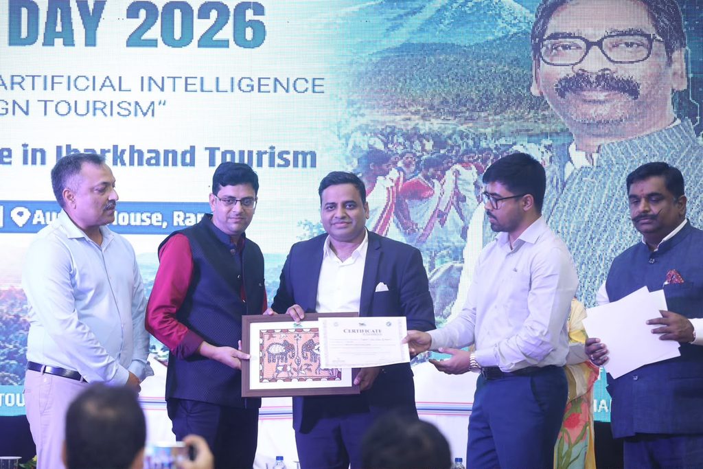 Ranchi News : विश्व पर्यटन दिवस पर ऑड्रे हाउस में विशेष आयोजन, झारखंड पर्यटन के सहयोगियों को किया गया सम्मानित 1