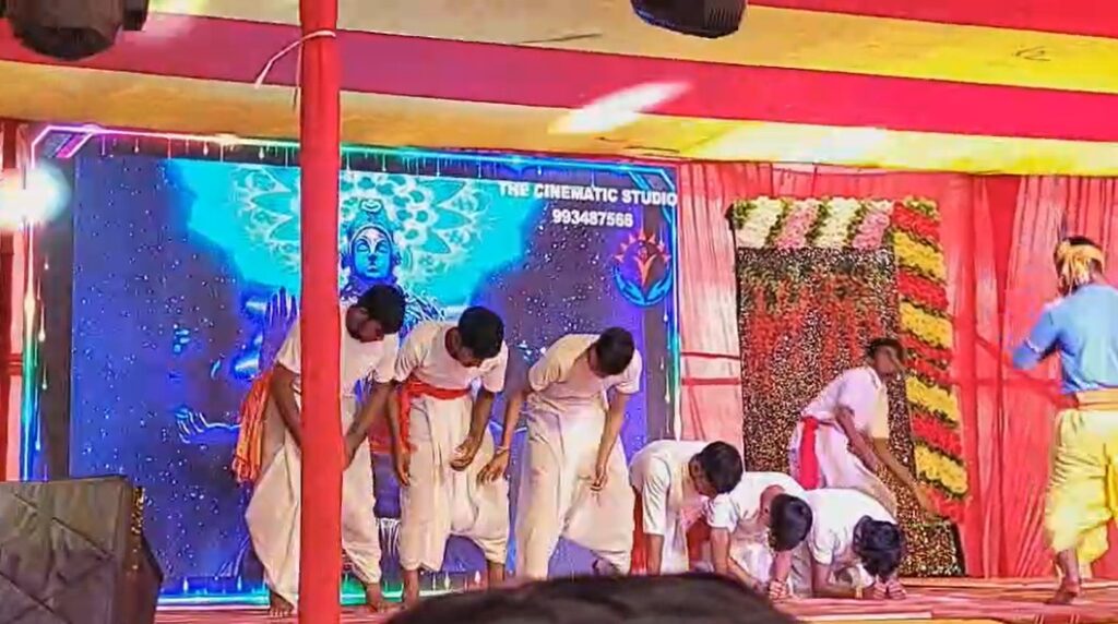 Koderma News : श्री सन्नी क्लासेस में धूमधाम से मना शिक्षक दिवस, सांस्कृतिक कार्यक्रमों ने बांधा समां 1 Koderma News : श्री सन्नी क्लासेस में धूमधाम से मना शिक्षक दिवस, सांस्कृतिक कार्यक्रमों ने बांधा समां 1
