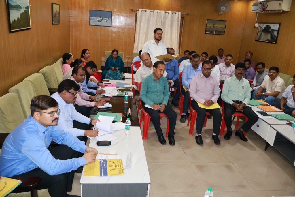 Koderma News : कोडरमा में पर्यावरण संरक्षण को लेकर विधानसभा समिति की समीक्षा बैठक, खदानों और क्रशरों के मानकों का पालन करने का निर्देश 2